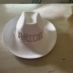 Bride cowgirl hat with letters and veil